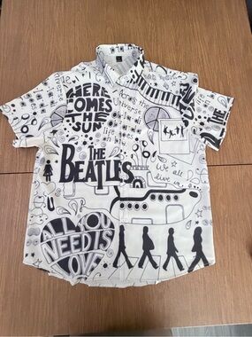 Men's The Beatles Short-Sleeve Button-Down Shirt in Black & White